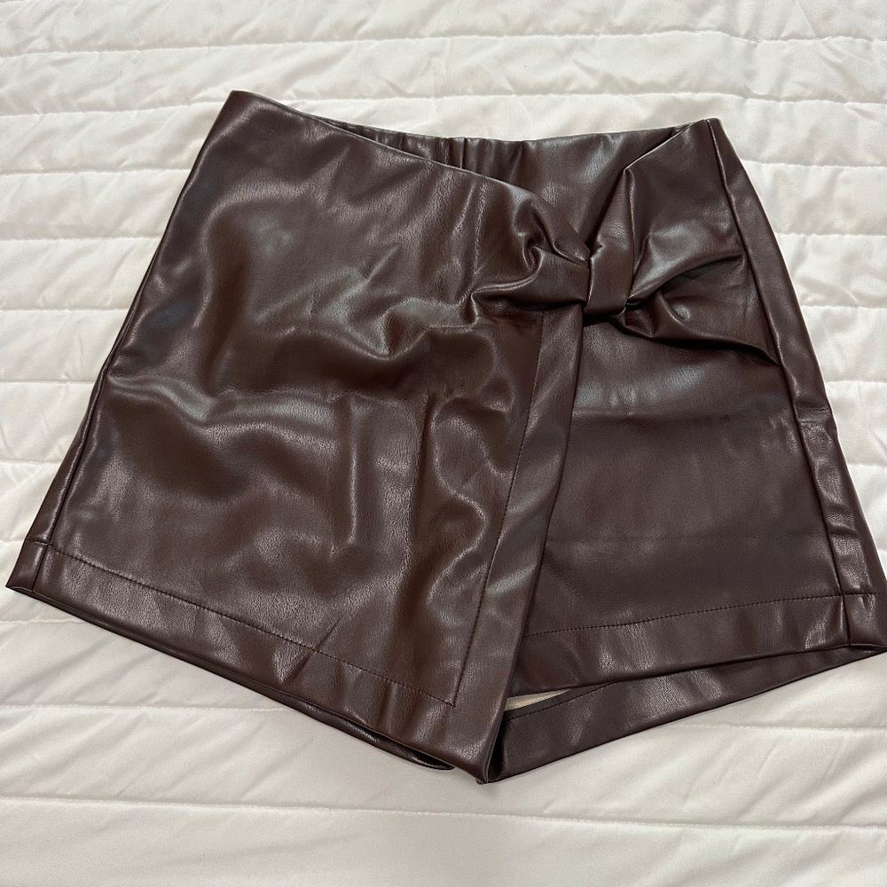 Francesca's Mi Ami Small Pleather Mini Skort with Bow Detail